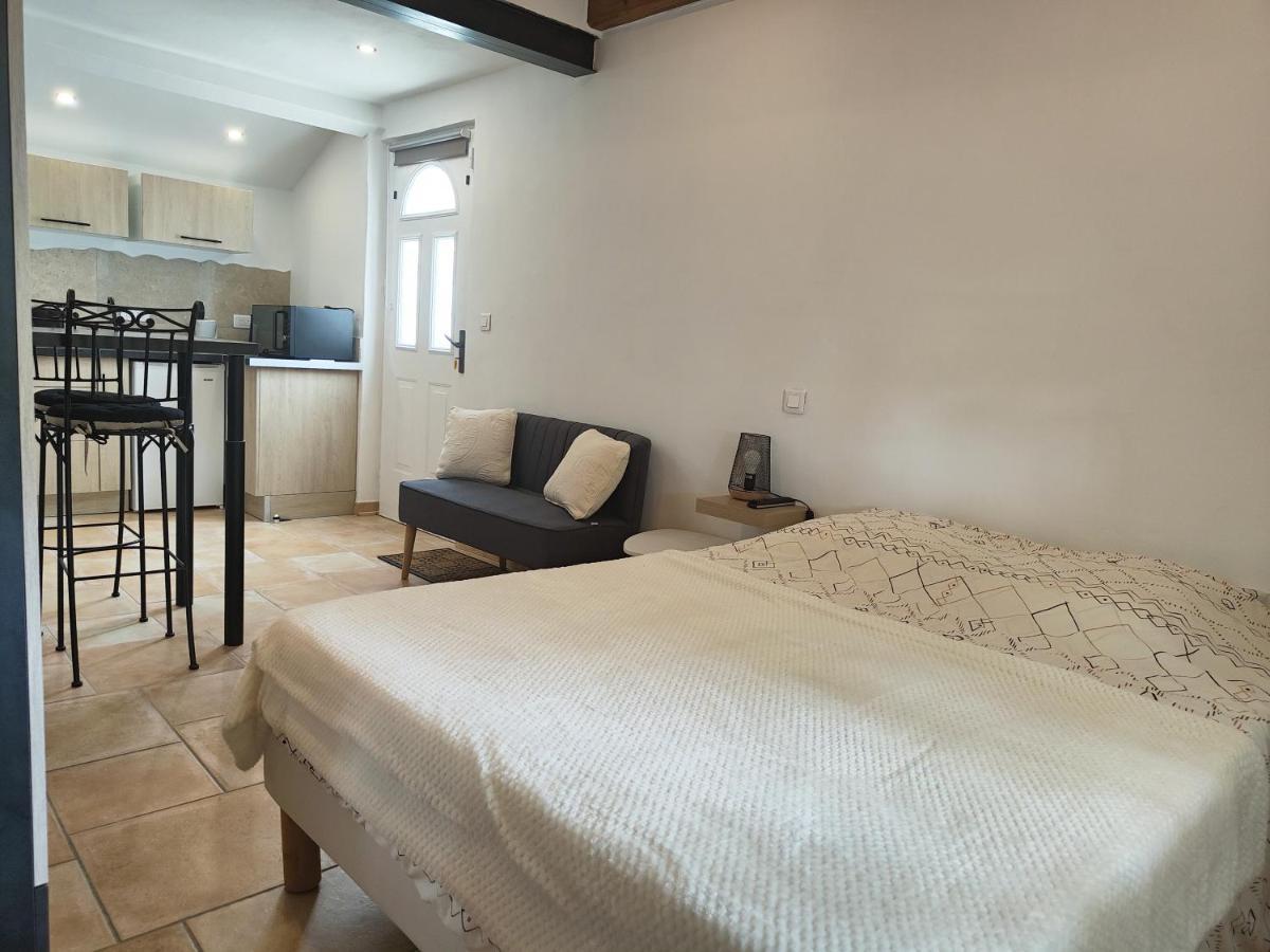 Studio Au Calme Avec Piscine Et Toutes Les Commodites Necessaires 勒托尔 外观 照片